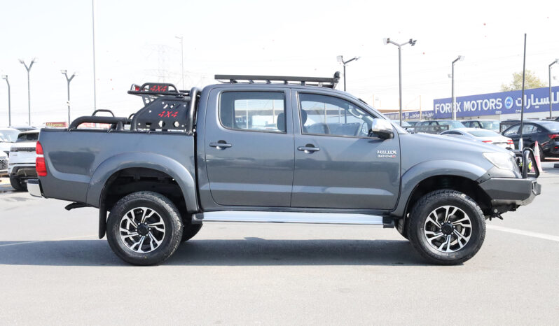 
								TOYOTA HILUX (PICKUP) full									