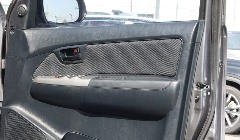 
								TOYOTA HILUX (PICKUP) full									