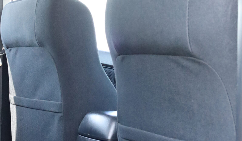 
								TOYOTA HILUX (PICKUP) full									