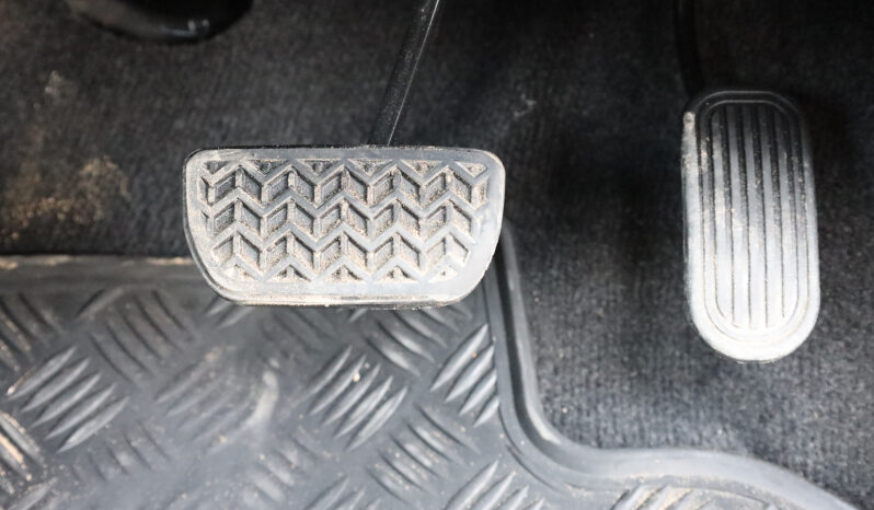 
								TOYOTA HILUX (PICKUP) full									