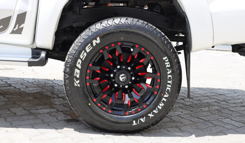 
								TOYOTA HILUX (PICKUP) full									