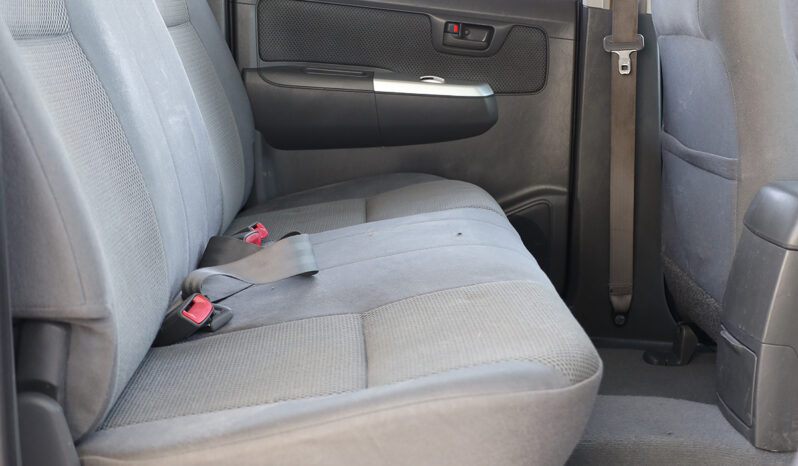 
								TOYOTA HILUX (PICKUP) full									