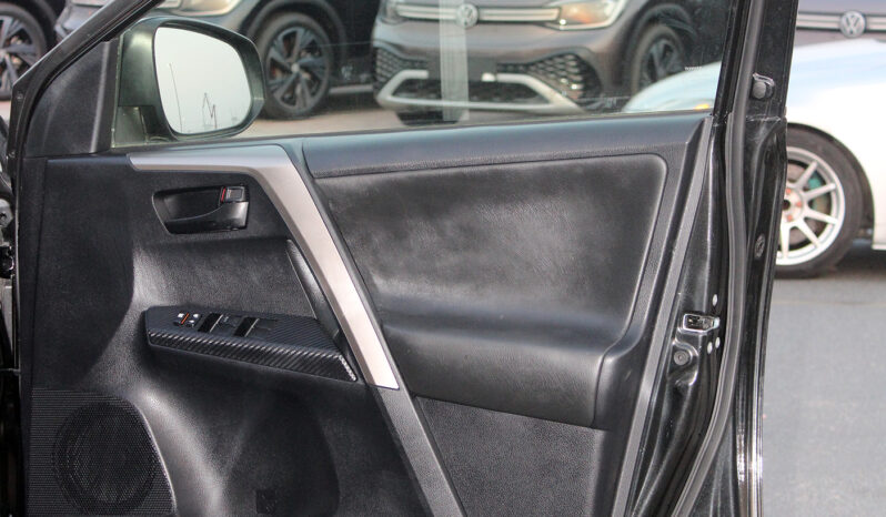 
								TOYOTA RAV4 full									