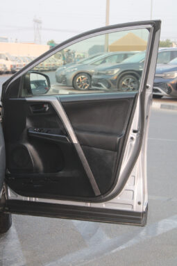 
										TOYOTA RAV4 full									