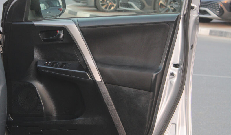 
								TOYOTA RAV4 full									