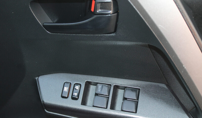 
								TOYOTA RAV4 full									