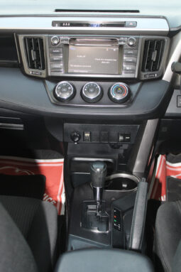 
										TOYOTA RAV4 full									